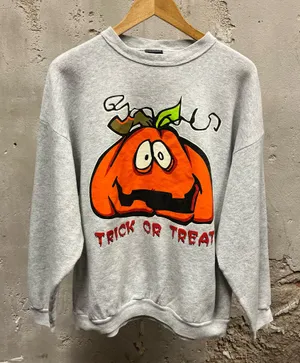 The Vintage Shop TSI Vintage 90s Trick or Treat Halloween Jack O Lantern Graphic Crewneck Unisex thumbnail 1