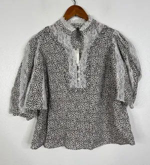 Anthropologie Sand Floral Lace Trim Cotton Top Short Sleeve Blouse Size M NEW thumbnail 1