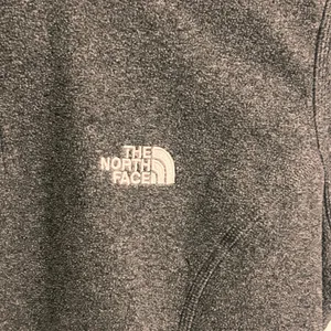 The North Face Quarter Zip Gray Pullover thumbnail 6