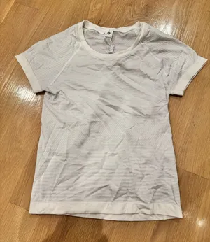 Lululemon Short Sleeve Top thumbnail 1