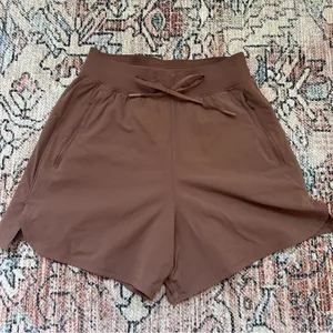 Lululemon License to Train High-Rise Short 4" in Dark Oxide Size 2 Brown Taupe thumbnail 6