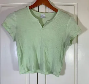 Tna Aritzia Women Mint Green Waffle Knit Notch Neck Crop Top SS Medium READ thumbnail 1
