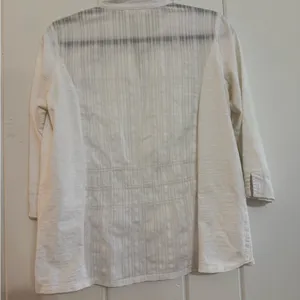 Coldwater Creek women’s White Button-Up Top size M thumbnail 3