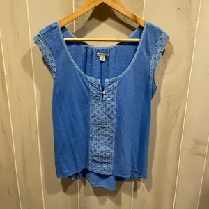 Cute American Eagle washed blue eyelet sleeveless scoop neck cotton festival top thumbnail 7