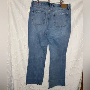 Aeropostale Boyfriend Flare/Wide Leg Raw Hem Jeans Medium Wash Women’s Size 14 thumbnail 5