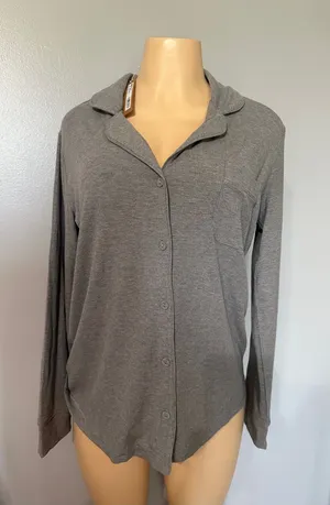 SKIMS Gray Long-Sleeve Button-Down pj Shirt thumbnail 1