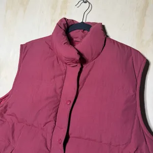 Eddie Bauer‎ Goose Down Puffer Vest Womens Large Red Snap Zip Outdoor Winter thumbnail 3