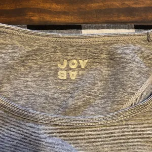 Joy lab small cropped fitness tank heathered black thumbnail 2