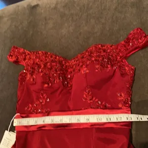 Women’s Deep Red Full Length Prom Party Formal Dress with Small Train Size 4 NWT thumbnail 8