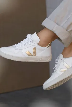 Veja Women's Shoes Size US 6 thumbnail 1