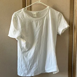 FINAL MARKDOWN H&M Classic White Tee large thumbnail 1