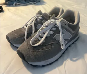 New Balance 574 Sneakers Women’s thumbnail 1