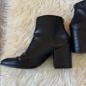Steve Madden Julianne Black Crocodile Boots thumbnail 7