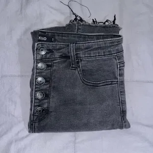 High Waist Jeans thumbnail 3