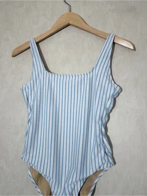 Old Navy Women’s Square Neck Striped Seersucker One Piece Swimsuit S thumbnail 4
