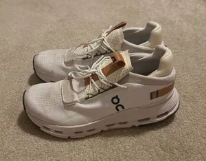 On Cloud Shoes thumbnail 1