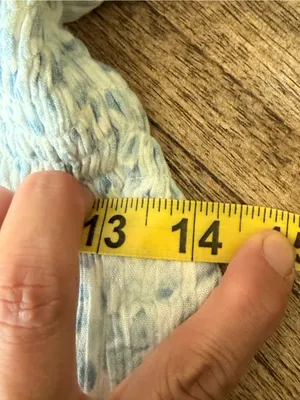 Abercrombie & Fitch light blue floral midi dress features a ruched bodice XS thumbnail 11
