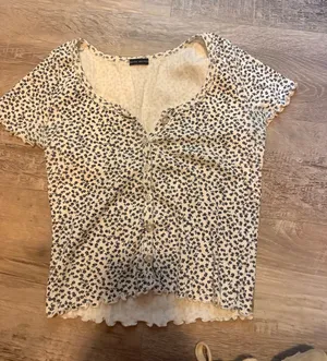 Brandy Melville Top thumbnail 1