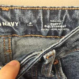 Old Navy High Rise OG Straight Secret Slim Pockets 80s Acid Wash Denim thumbnail 4