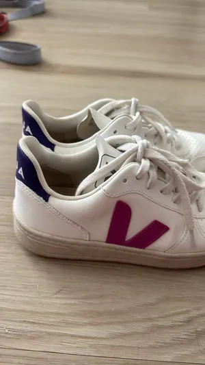 VEJA Sneakers thumbnail 6