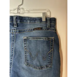 Wrangler Q-Baby Ultimate Riding Jeans 30 X 31 Mid Rise No Gap Waistband Stretch thumbnail 2