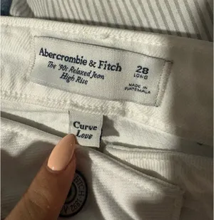 White Abercrombie Jeans thumbnail 3