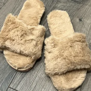 NEW Fitory Tan Faux Fur Women's Slippers Size 7 Open Toe, Fur Lined,Rubber Sole thumbnail 1