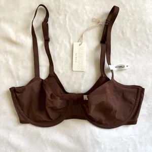NWT Smoothez Unlined Mesh Bra thumbnail 1