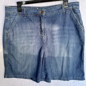 Boden Classic Denim Jean Mini Skirt with Front Godet Pleat Medium Wash Pockets thumbnail 2