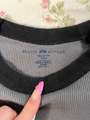 brandy melville baby tee  thumbnail 2