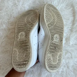 Adidas Stan Smith White and Navy Leather Sneakers M20325 thumbnail 5