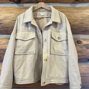 Time & Tru Women’s Cream Shirt Jacket thumbnail 4