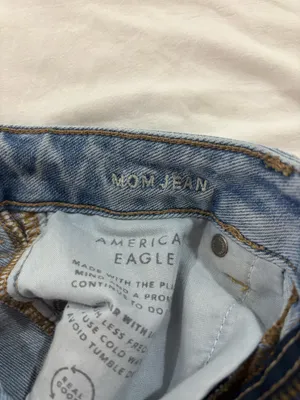 American Eagle Mom Jeans thumbnail 3