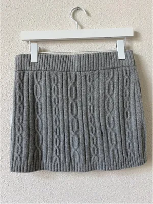 Alo Cable Knit Winter Bliss Mini Skirt Athletic Heather Grey Size Medium thumbnail 2