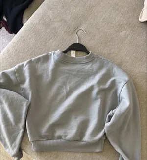 Alo Cropped Accolade Crewneck lunar grey thumbnail 3