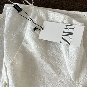 ZARA White Eyelet Flowy 3/4 Button Up Peplum Shirt- Small thumbnail 10