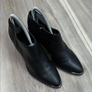 Franco Sarto pebbled leather Brooks ankle heeled boots size 7 thumbnail 2