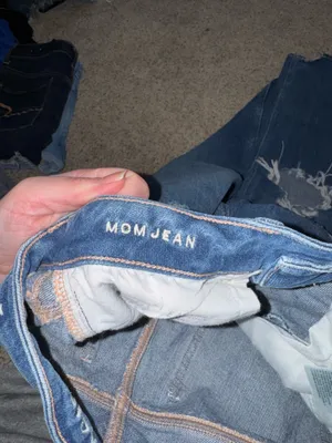 American Eagle Mom Jeans thumbnail 4