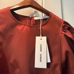 Samsoe Samsoe Celestina Short Dress Brandy Brown Satin Puff Sleeve NWT Size S thumbnail 4