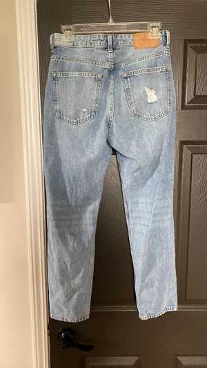 H&M Boyfriend Ripped Jeans thumbnail 3