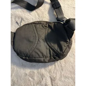 Vuori Unisex Hip Pack Waist Bag Army Green Adjustable Strap thumbnail 3