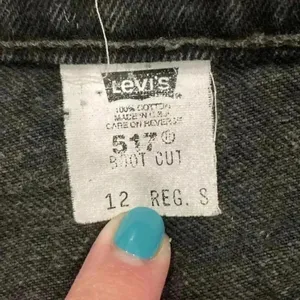 Levi’s black sturdy denim 517 jean shorts in size 12 thumbnail 4