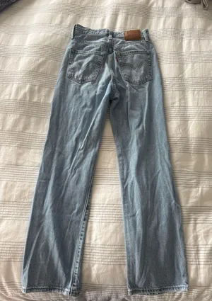 Levi’s Ribcage Jeans Straight Ankle High-Rise thumbnail 3