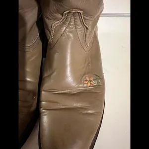 Vintage Leather Wrangler Cowboy Boots with Floral Embroidery size 8 thumbnail 3