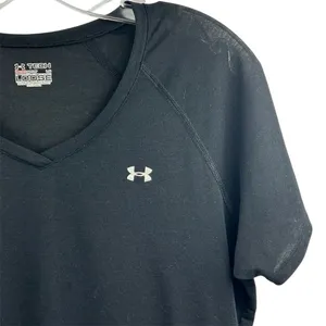 Under Armour Women's Black V-Neck Short Sleeve T-Shirt Size L‎ thumbnail 3