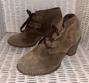 Clarks Artisan Brown Suede Lace Up Ankle Boots Block Heel Womens 8.5 M 261204304 thumbnail 1