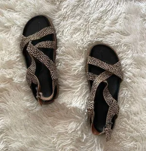 Madewell The Aubrey sandal in spotted calf hair thumbnail 1