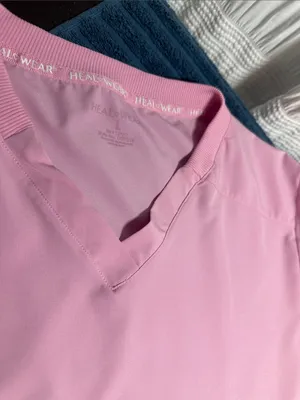 Ladies V-Neck Pink scrub top Sz L by Heal Wear excellent condition. thumbnail 3