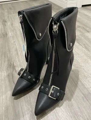 A New Day Black boots  thumbnail 1
