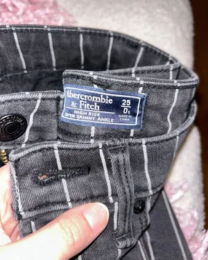 Jeans thumbnail 3